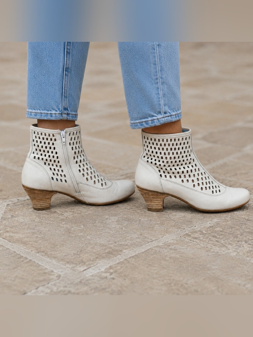 Marc White Perforated Ankle Boots Size 39 Heeled Booties Cutout Western Style